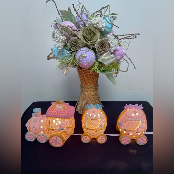 Vintage 1992 Hand Painted Porcelain Lighted Happy Easter Train 3 Car w box GUC - Picture 3 of 10